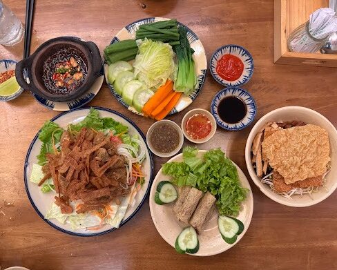 Bếp Chay & Cafe NHÀ MẤY DÌ