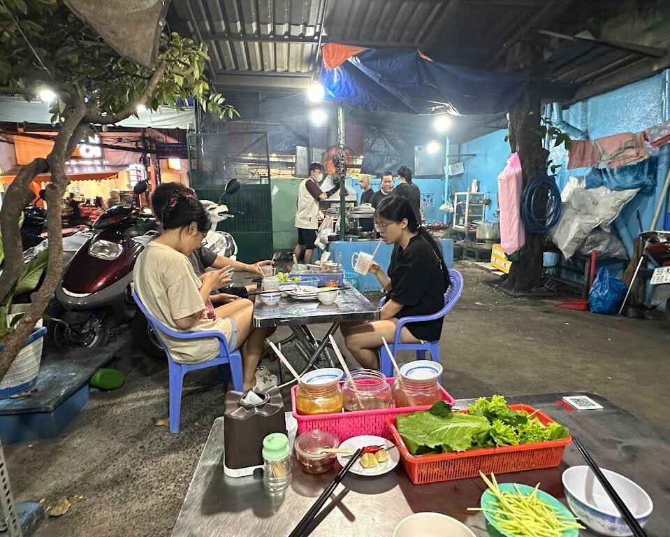 Bánh xèo – Bánh căn Hai Tòn