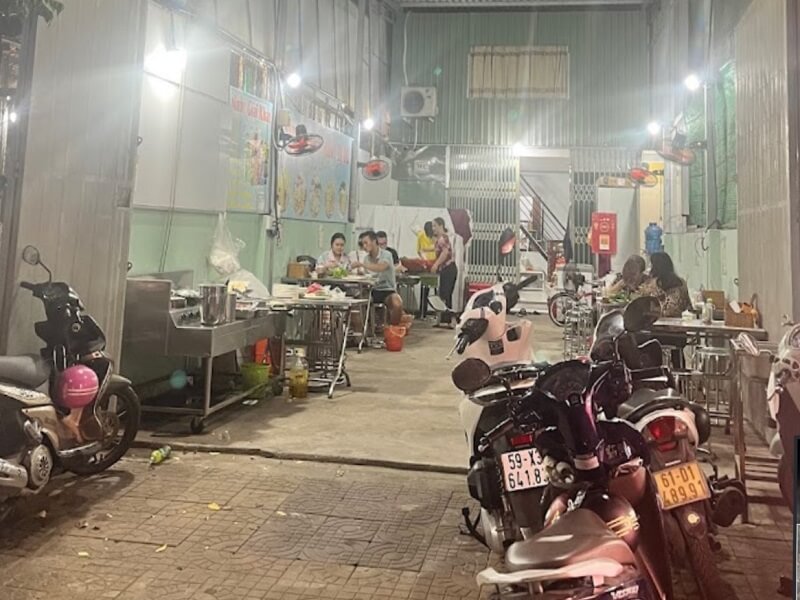 Quán Bánh xèo tôm nhảy Dì Dư