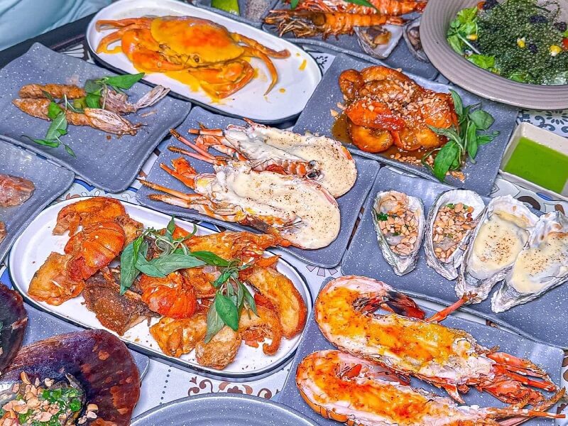 Nhà hàng Chài Village