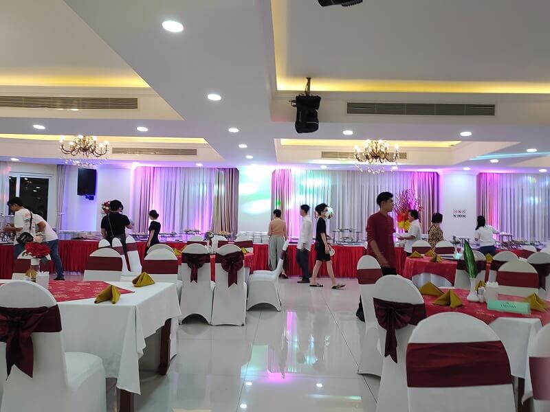 Nhà hàng buffet chay Thiên Hồng