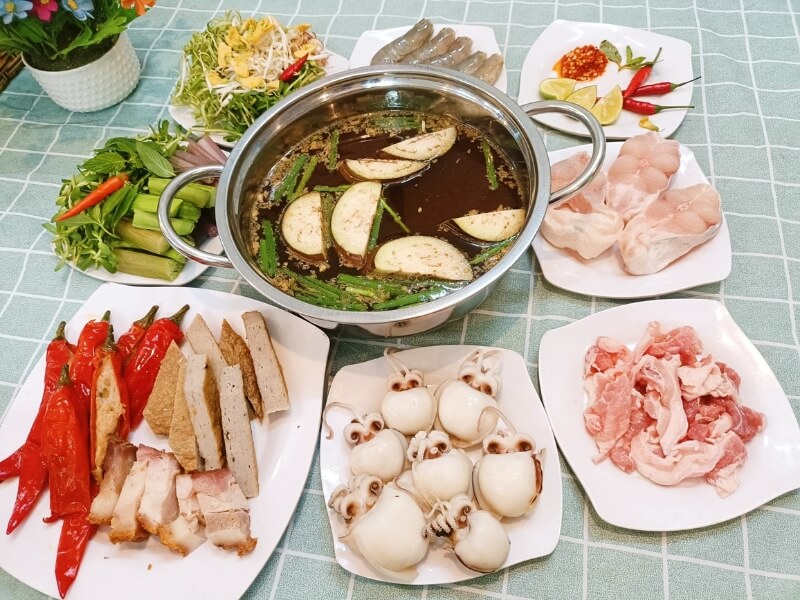 Lẩu mắm Cô Tím