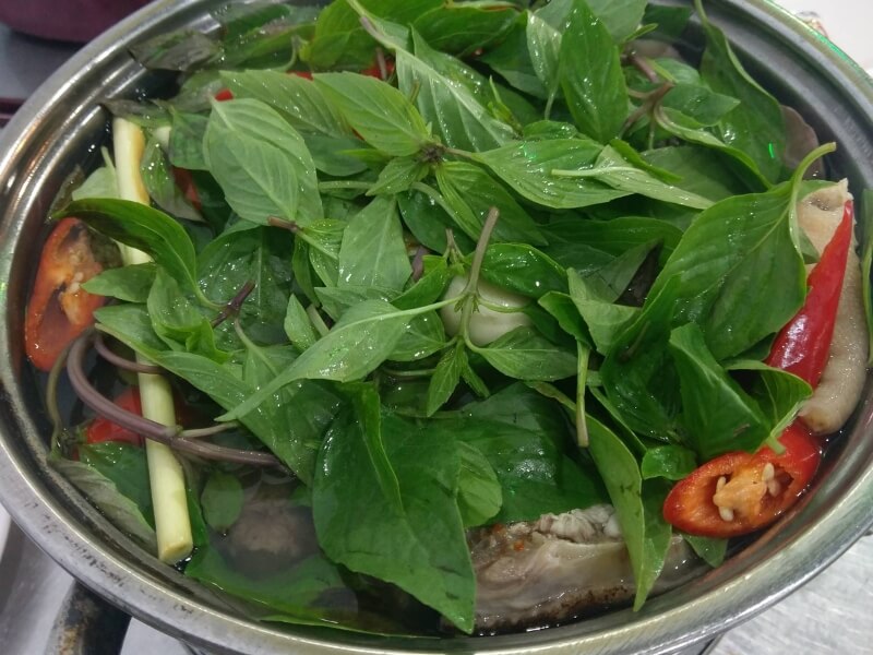 Lẩu Gà Lá Quế Thu Trinh