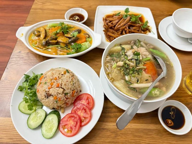 Nhà hàng chay Sân Mây Cafe