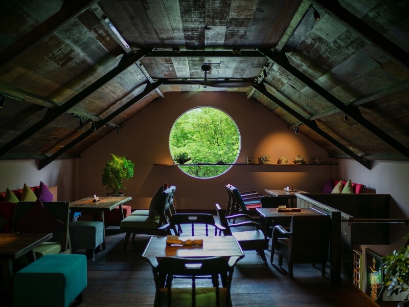 Hum Vegetarian, Café & Restaurant