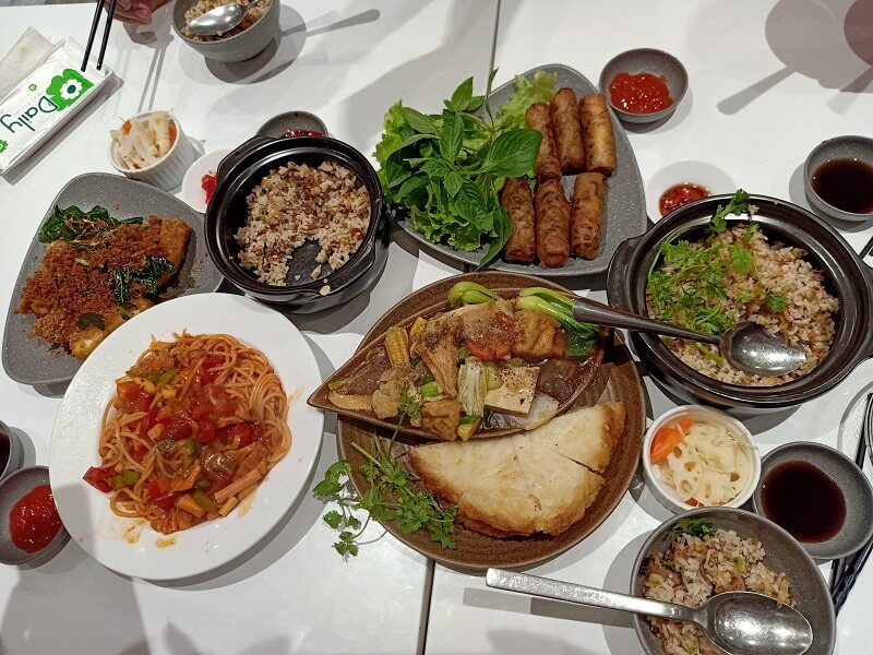 Quán Chay Sen Trắng