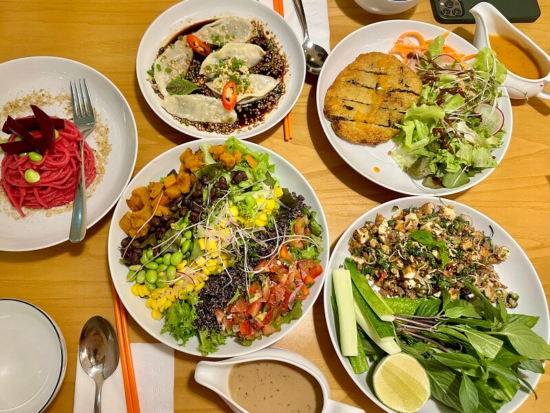 Nhà hàng chay Veganizta - Tropical Eatery