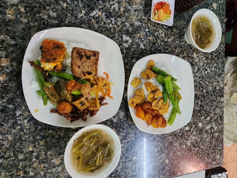 Quán Chay Dì Bảy Lộ Đỏ