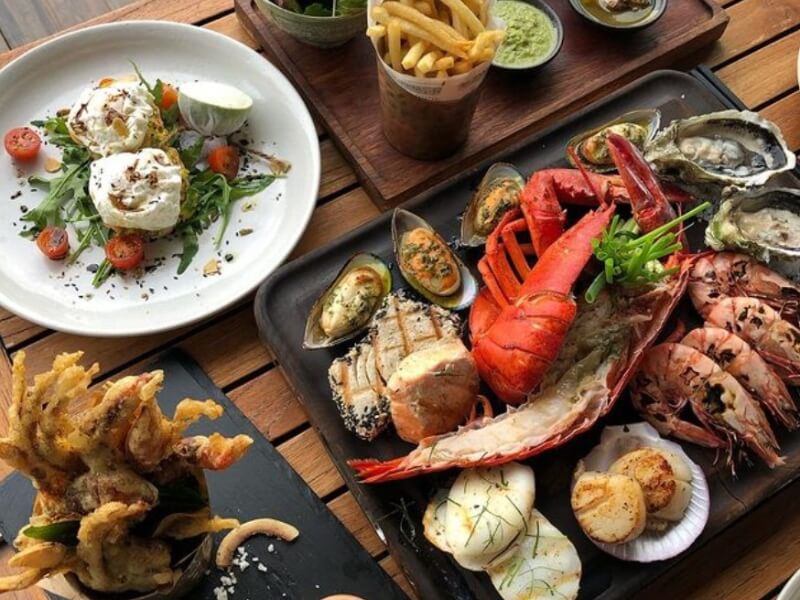 Nhà Hàng Bến Sông