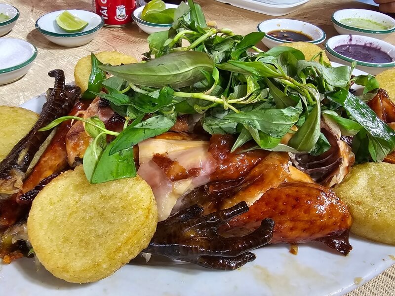 Ẩm thực sân vườn Sông Thương