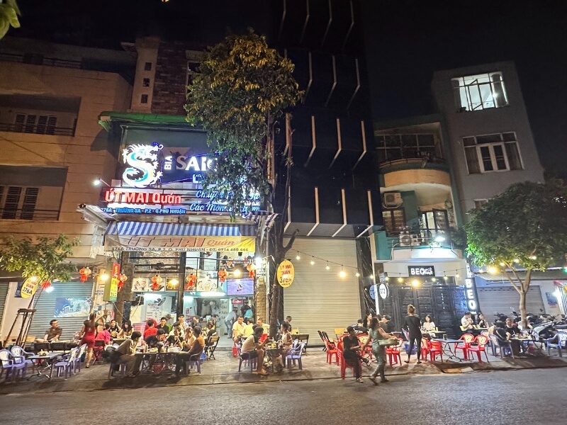 Quán nhậu Út Mai