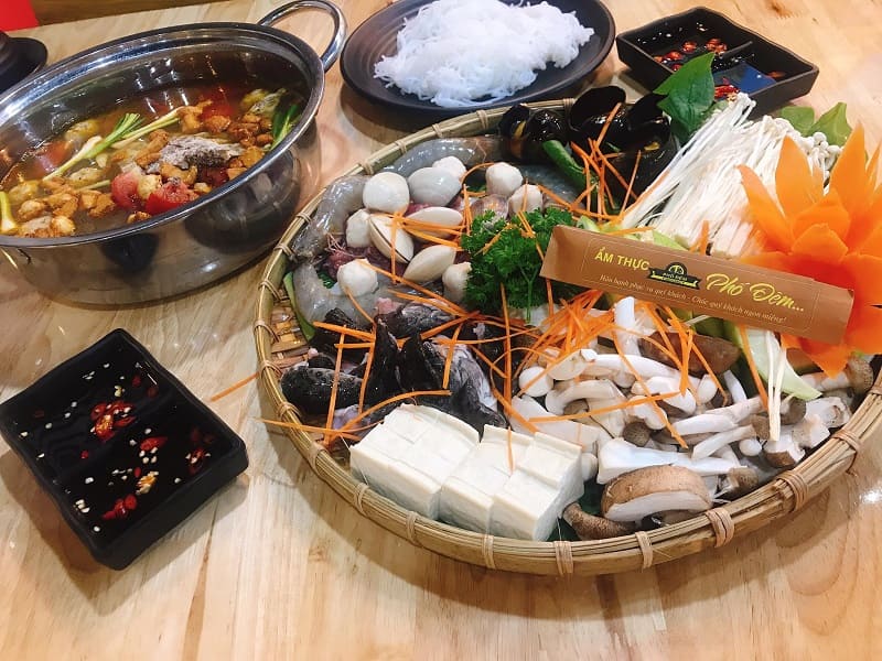 Ẩm thực Phố Đêm