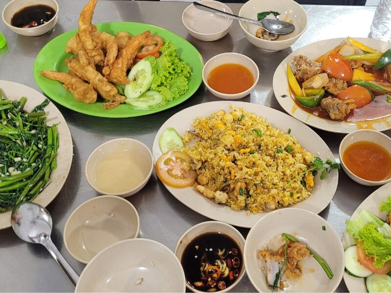 Quán ăn gia đình 79