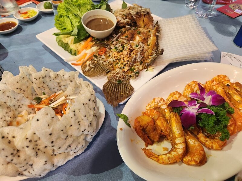 Nhà Hàng Đông Hồ