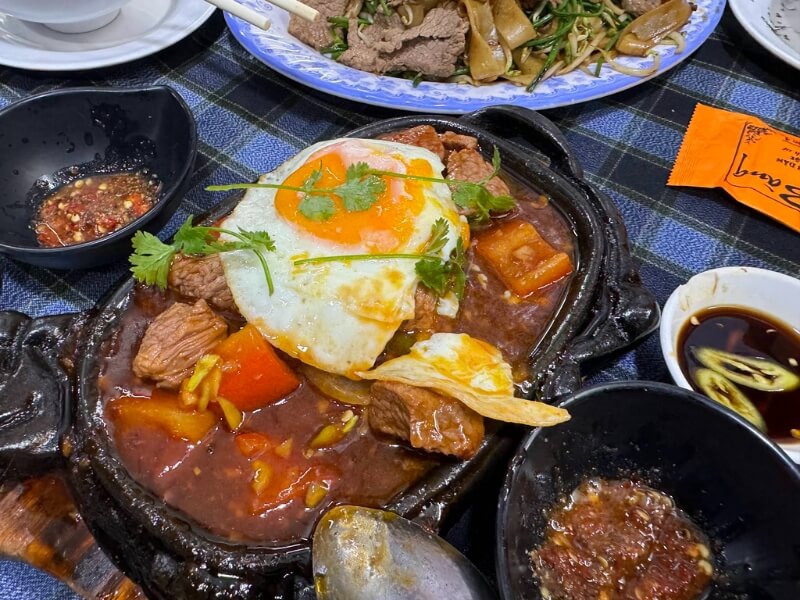 Quán Ăn 2 Cây Bàng