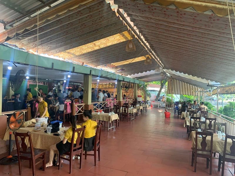 Ẩm thực sân vườn Sông Thương