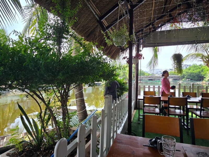 Ẩm thực sân vườn Mái Lá Quận 7