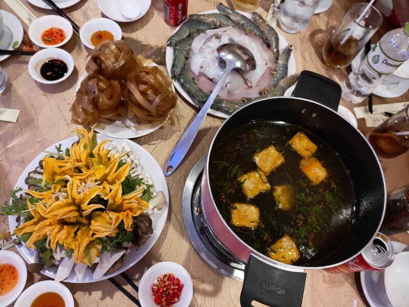 Nhà Hàng Sân Vườn Tư Trì