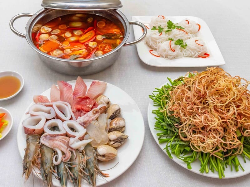 Nhà hàng Quá Ngon