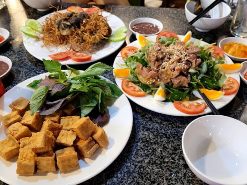 Quán nhậu Tư Ếch