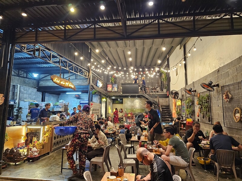 Quán Hẻm Ốc Vân Đồn