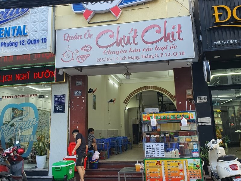 Quán ốc Chút Chít