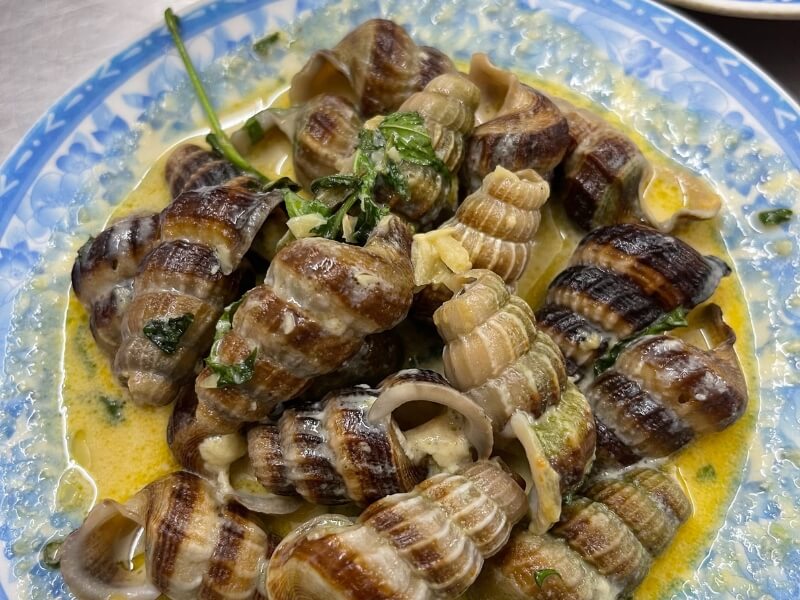 Quán ốc Chút Chít